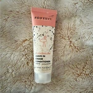 FOXYBAE Flaminglow Leave-In Cream Conditioner - Pink